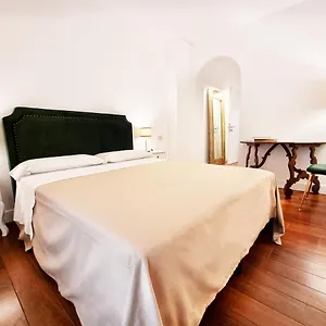 Charme & Chic San Giacomo Apartment Rome